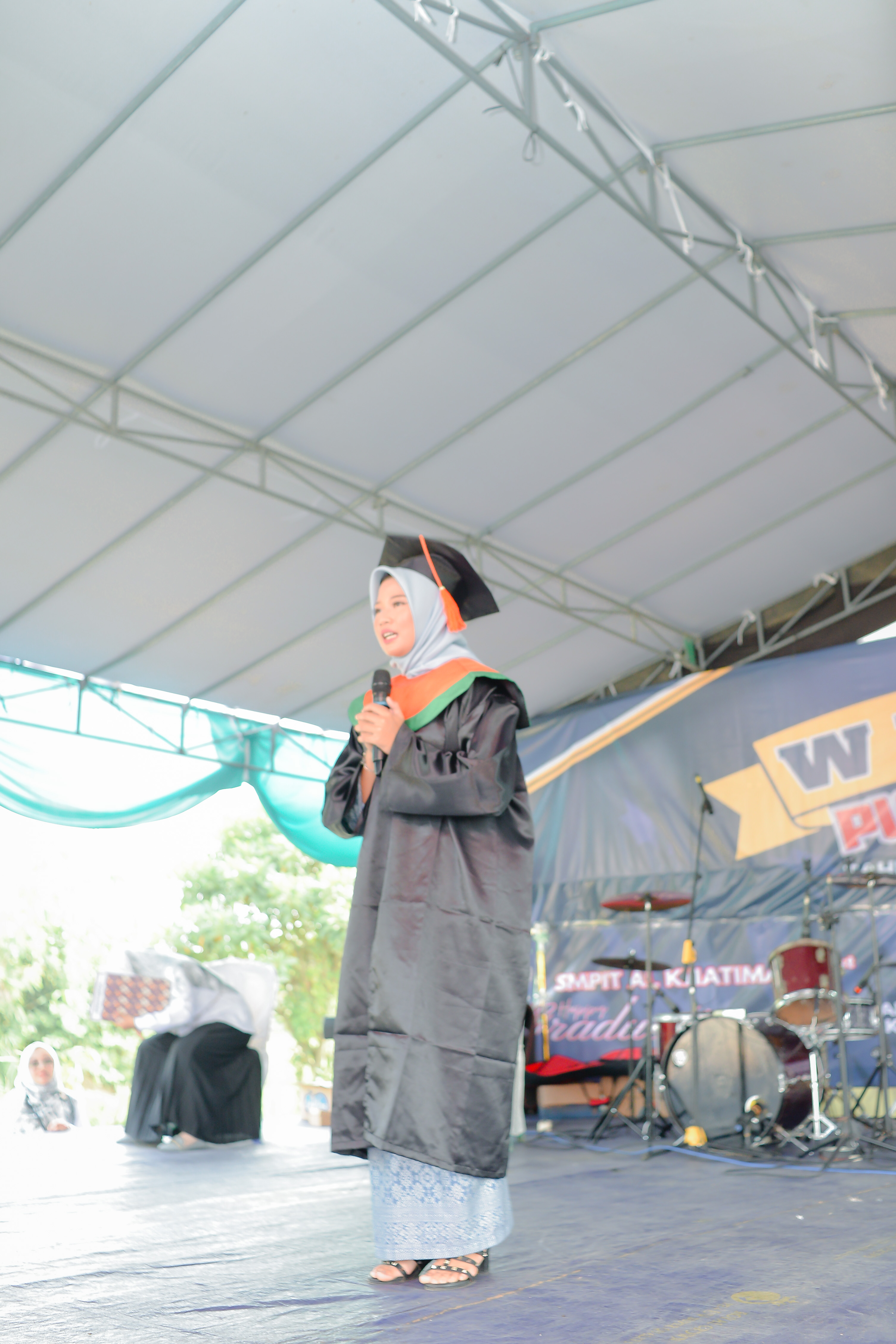 Kegiatan Wisuda 13