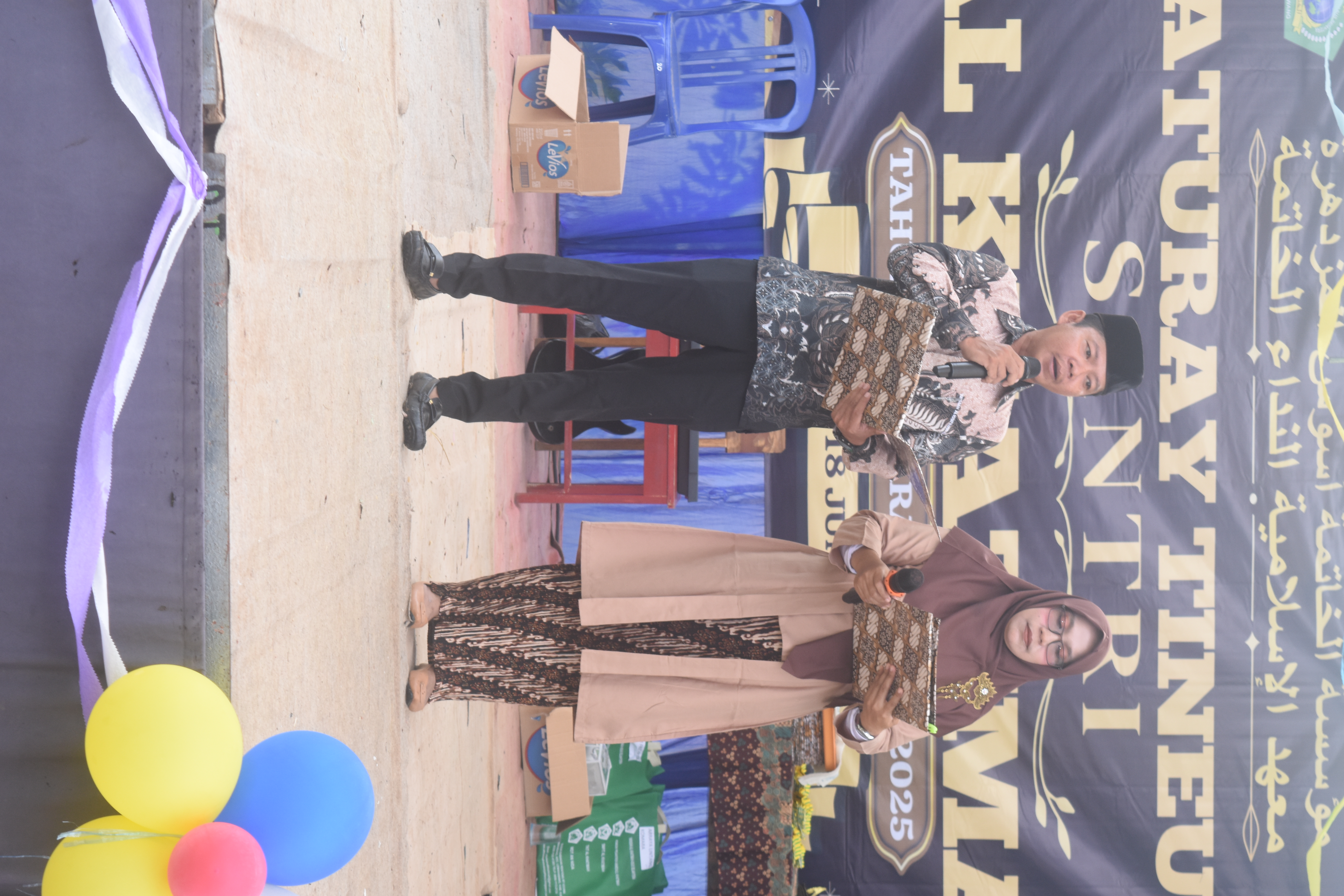 Kegiatan Wisuda 25